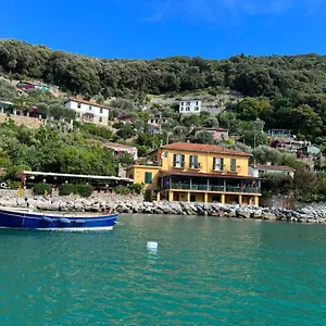 https://locanda-lorena.hotelitalianriviera.com