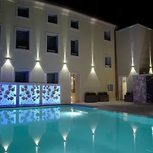 Inn Residenza Ai Capitelli, Soave (Verona)